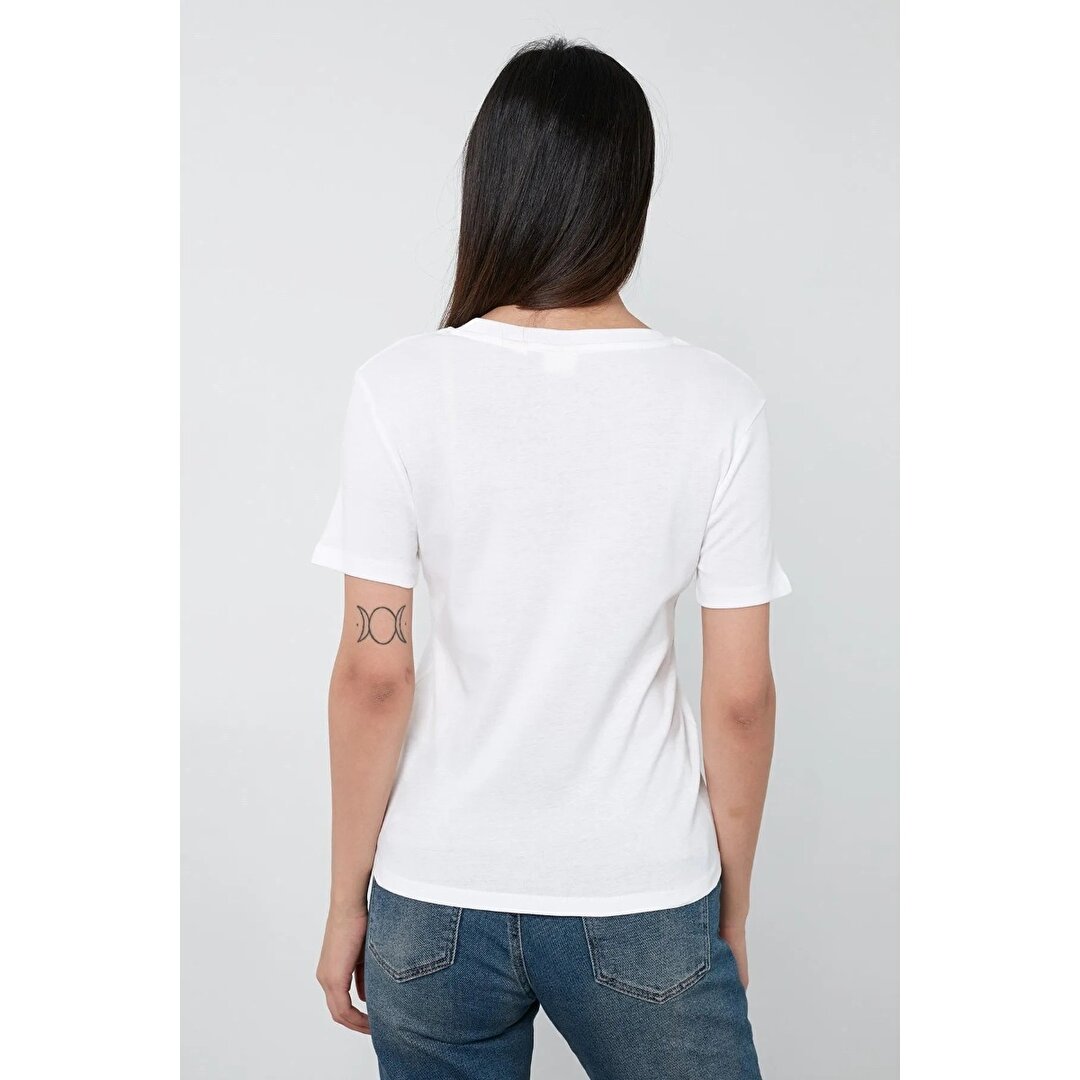 Levi s Perfect Kad n Beyaz Bisiklet Yaka Ti ort 39185 0122 Sporthink