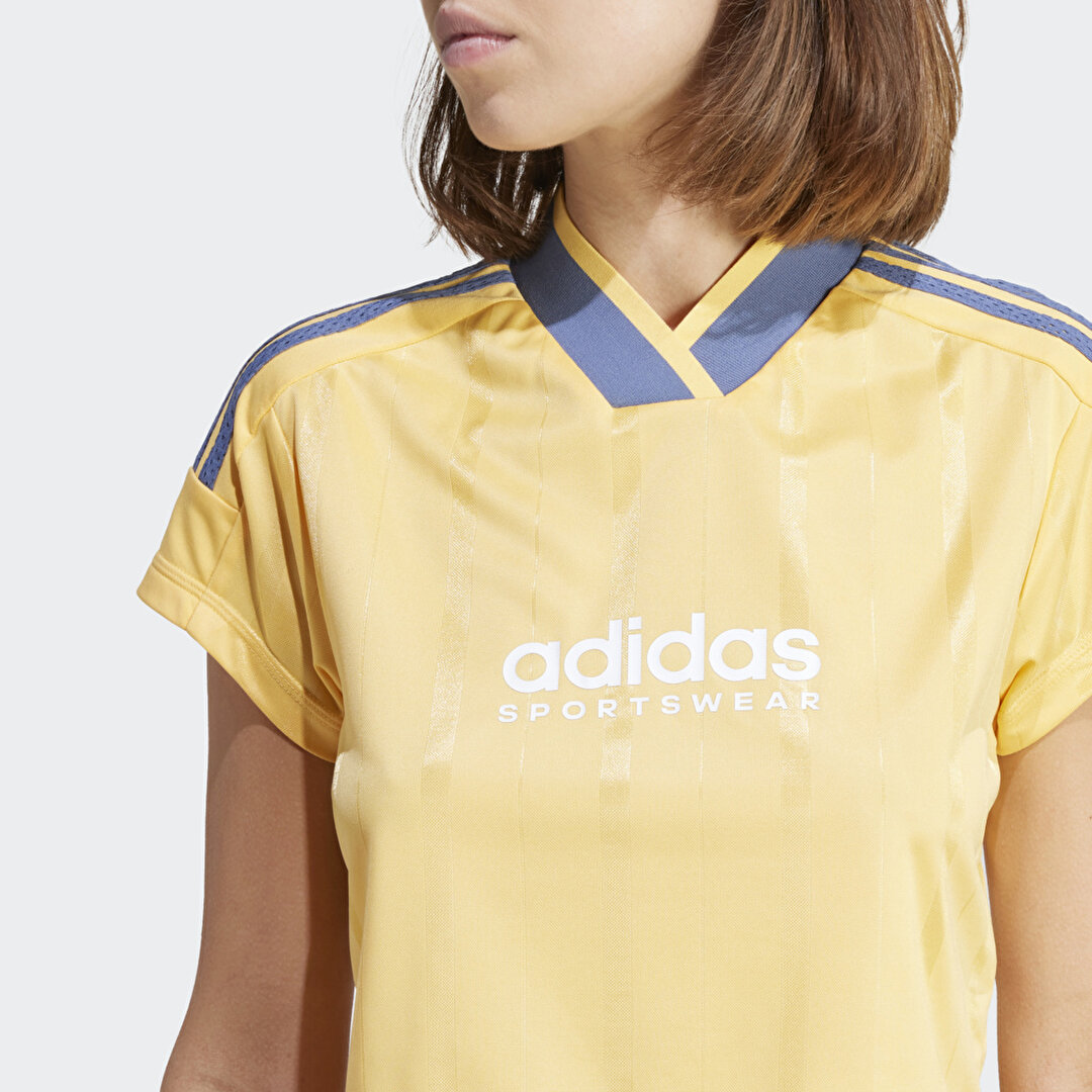 Cropped adidas tee online