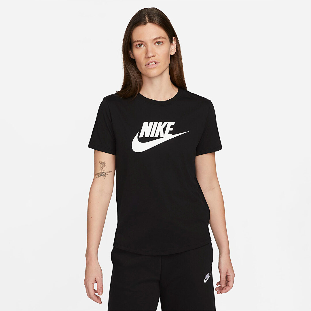 Cropped nike tshirt store