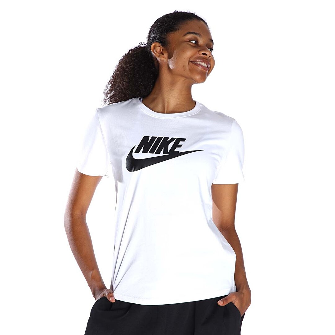Nike Sportswear Essentials Slim Fit Cropped Kad n Beyaz Yuvarlak Yaka Ti ort